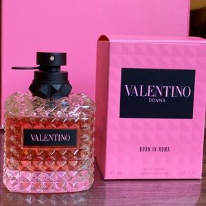 Bought from Macy’s. Gently Used. Long lasting. Fragrance family: Warm Floral.